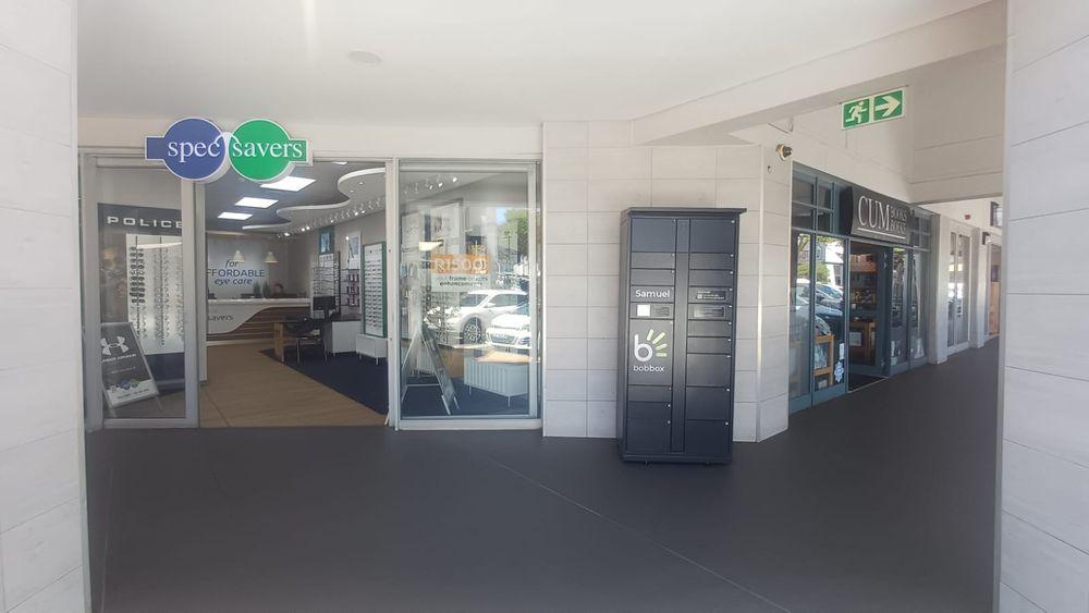 Hillcrest Boulevard Shopping Centre